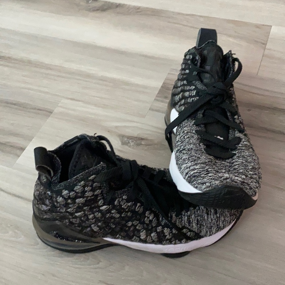 Lebrun James basketball shoes